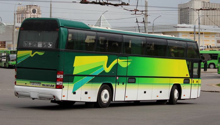Neoplan N1116 - зеленый комфортный автобус на 51 место