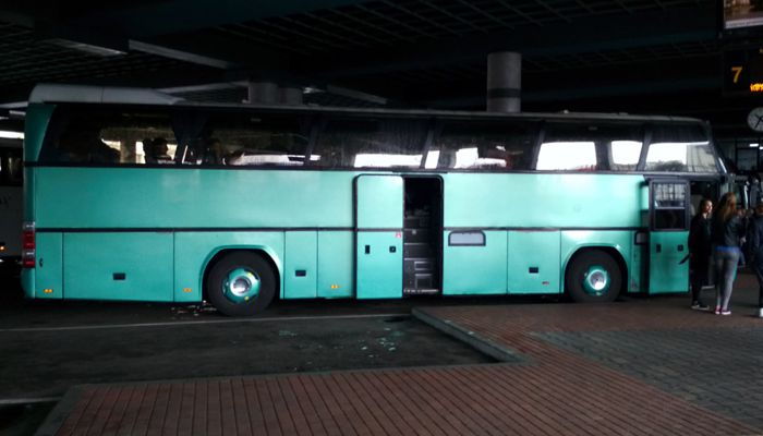 Neoplan N116 - идет посадка пассажиров на Затоку