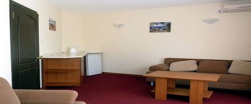 Изумруд- 3-х местный номер (ближайший к морю)