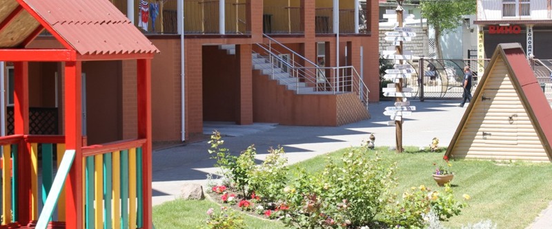 В Парусе веселенькая территория - Затока